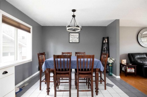 6 Harris Crescent, Fort Mcmurray, AB - Indoor Photo Showing Dining Room
