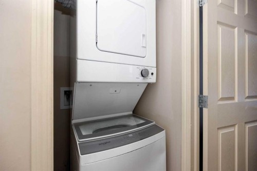 2112-200 Lougheed Drive, Fort Mcmurray, AB - Indoor Photo Showing Laundry Room