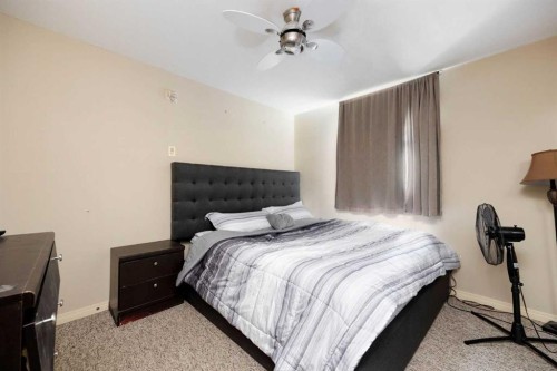 2112-200 Lougheed Drive, Fort Mcmurray, AB - Indoor Photo Showing Bedroom