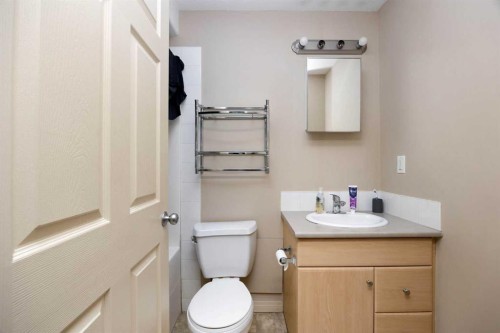 2112-200 Lougheed Drive, Fort Mcmurray, AB - Indoor Photo Showing Bathroom