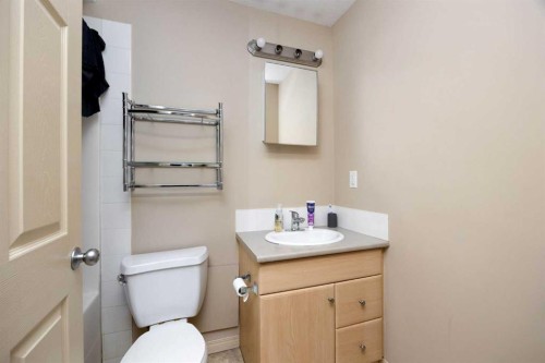 2112-200 Lougheed Drive, Fort Mcmurray, AB - Indoor Photo Showing Bathroom