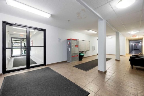 2112-200 Lougheed Drive, Fort Mcmurray, AB - Indoor Photo Showing Other Room