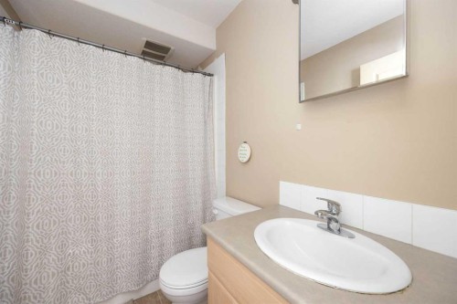 2112-200 Lougheed Drive, Fort Mcmurray, AB - Indoor Photo Showing Bathroom
