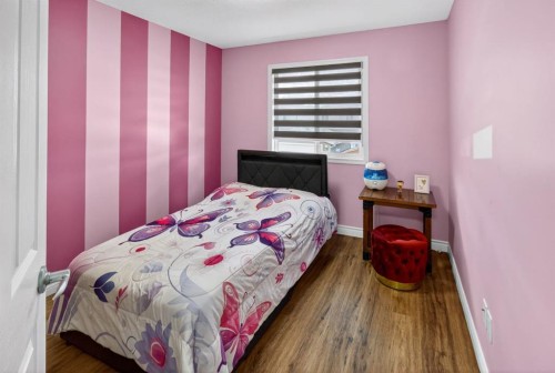 128 Juniper Street, Fort Mcmurray, AB - Indoor Photo Showing Bedroom