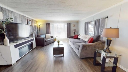 192 Grandview Crescent, Fort Mcmurray, AB - Indoor Photo Showing Living Room