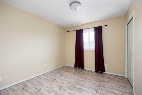 233 Bacon Place, Fort Mcmurray, AB - Indoor Photo Showing Other Room