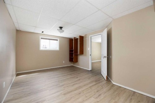 233 Bacon Place, Fort Mcmurray, AB - Indoor Photo Showing Other Room