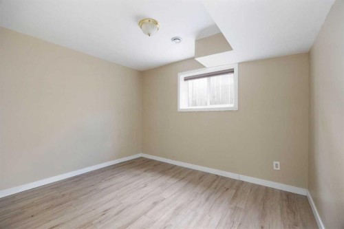 233 Bacon Place, Fort Mcmurray, AB - Indoor Photo Showing Other Room