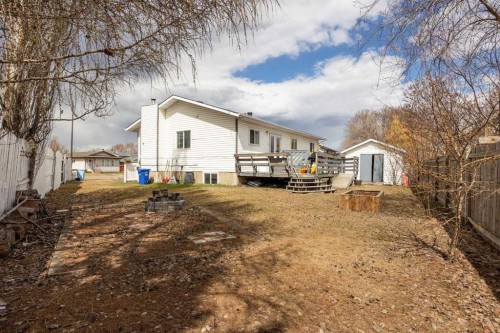 233 Bacon Place, Fort Mcmurray, AB - Outdoor