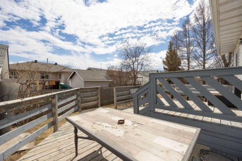233 Bacon Place, Fort Mcmurray, AB - Outdoor With Deck Patio Veranda