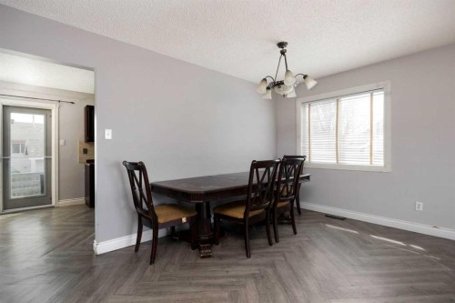 233 Bacon Place, Fort Mcmurray, AB - Indoor Photo Showing Dining Room