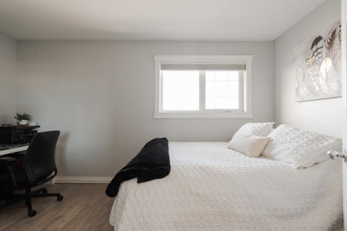 128 Coyote Crescent, Fort Mcmurray, AB - Indoor Photo Showing Bedroom
