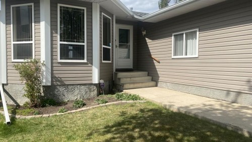 12 Clearwater Crescent, Wetaskiwin, AB 