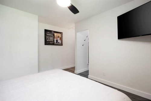 149 Ermine Crescent, Fort Mcmurray, AB - Indoor Photo Showing Bedroom