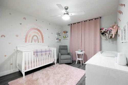 149 Ermine Crescent, Fort Mcmurray, AB - Indoor Photo Showing Bedroom