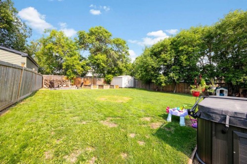 149 Ermine Crescent, Fort Mcmurray, AB - Outdoor With Backyard