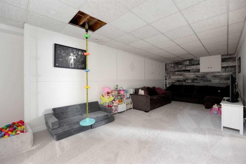 149 Ermine Crescent, Fort Mcmurray, AB - Indoor Photo Showing Other Room