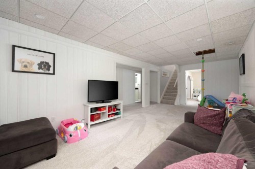 149 Ermine Crescent, Fort Mcmurray, AB - Indoor Photo Showing Other Room