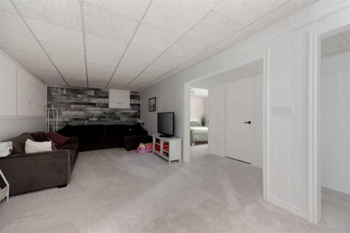 149 Ermine Crescent, Fort Mcmurray, AB - Indoor Photo Showing Other Room