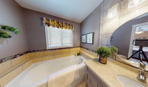 673078 Rr 185, Grassland, AB - Indoor Photo Showing Bathroom