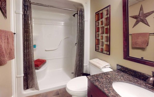 673078 Rr 185, Grassland, AB - Indoor Photo Showing Bathroom