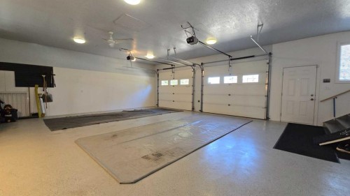673078 Rr 185, Grassland, AB - Indoor Photo Showing Garage