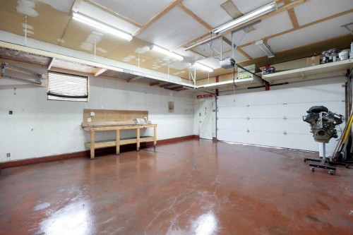 147 Cree Lane, Fort Mcmurray, AB - Indoor Photo Showing Garage