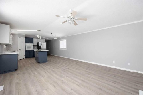147 Cree Lane, Fort Mcmurray, AB - Indoor Photo Showing Kitchen