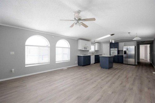 147 Cree Lane, Fort Mcmurray, AB - Indoor Photo Showing Kitchen