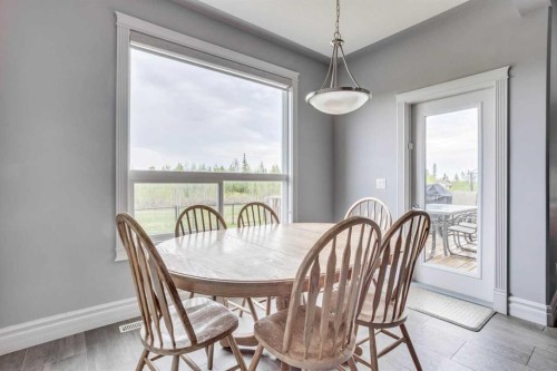 377 Walnut Crescent, Fort Mcmurray, AB - Indoor Photo Showing Dining Room