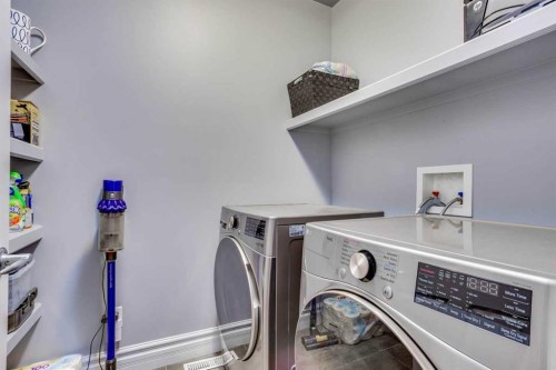 377 Walnut Crescent, Fort Mcmurray, AB - Indoor Photo Showing Laundry Room