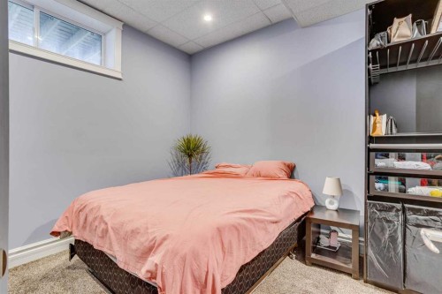 377 Walnut Crescent, Fort Mcmurray, AB - Indoor Photo Showing Bedroom