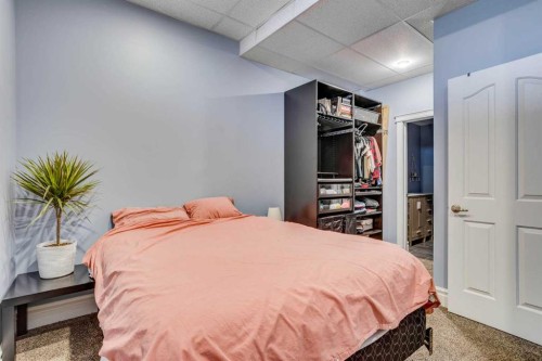 377 Walnut Crescent, Fort Mcmurray, AB - Indoor Photo Showing Bedroom