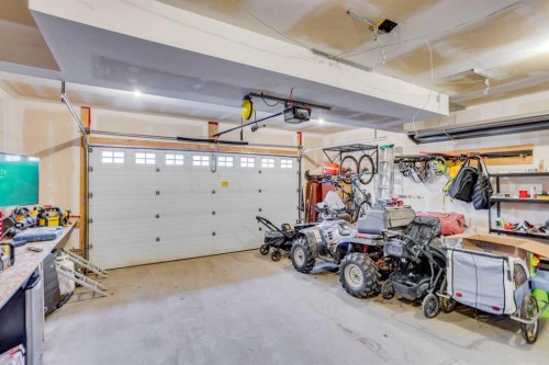 377 Walnut Crescent, Fort Mcmurray, AB - Indoor Photo Showing Garage
