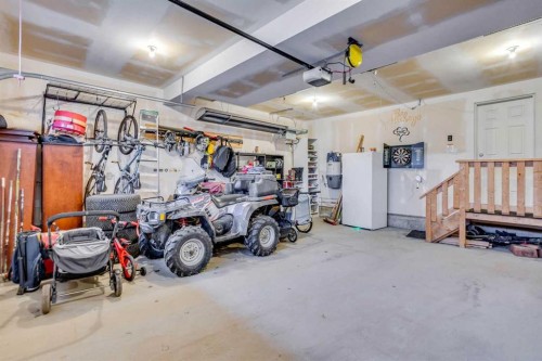 377 Walnut Crescent, Fort Mcmurray, AB - Indoor Photo Showing Garage
