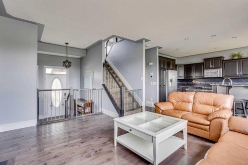 377 Walnut Crescent, Fort Mcmurray, AB - Indoor Photo Showing Living Room