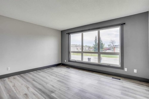 108 Caldwell Crescent, Fort Mcmurray, AB - Indoor Photo Showing Other Room