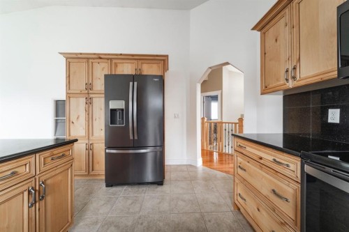 162 Pearl Bay, Fort Mcmurray, AB - Indoor Photo Showing Kitchen