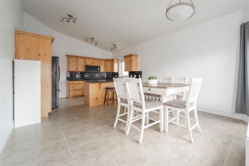 162 Pearl Bay, Fort Mcmurray, AB - Indoor Photo Showing Dining Room