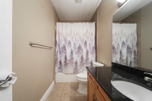 162 Pearl Bay, Fort Mcmurray, AB - Indoor Photo Showing Bathroom