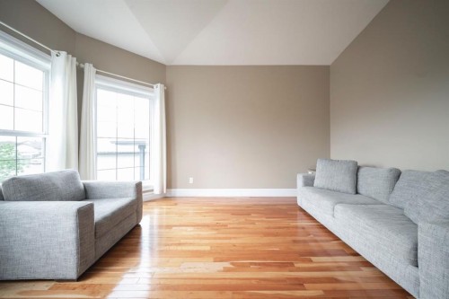 162 Pearl Bay, Fort Mcmurray, AB - Indoor Photo Showing Living Room
