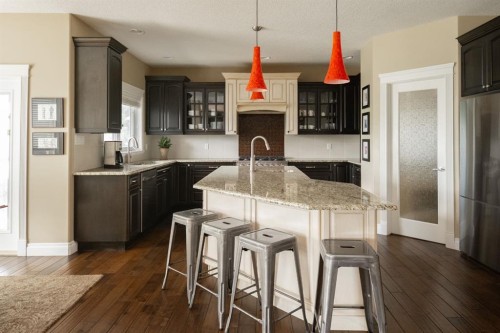 180 Lindstrom Crescent, Fort Mcmurray, AB - Indoor Photo Showing Kitchen With Upgraded Kitchen