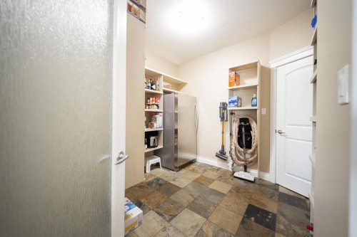 180 Lindstrom Crescent, Fort Mcmurray, AB - Indoor Photo Showing Laundry Room
