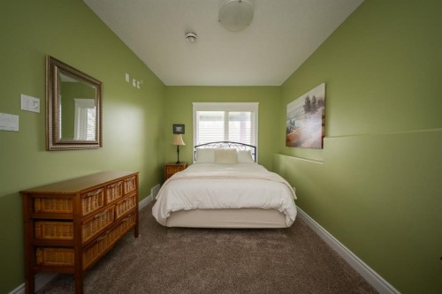 180 Lindstrom Crescent, Fort Mcmurray, AB - Indoor Photo Showing Bedroom