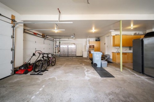180 Lindstrom Crescent, Fort Mcmurray, AB - Indoor Photo Showing Garage