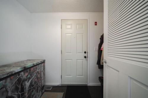 213 Mitchell Drive, Fort Mcmurray, AB - Indoor Photo Showing Other Room