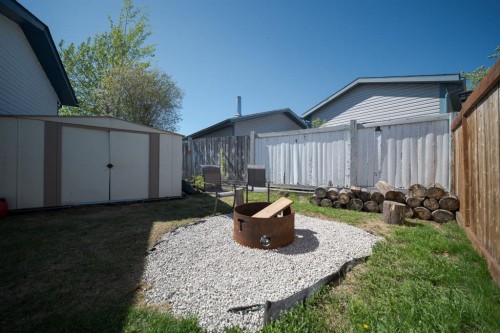 213 Mitchell Drive, Fort Mcmurray, AB - Outdoor With Exterior