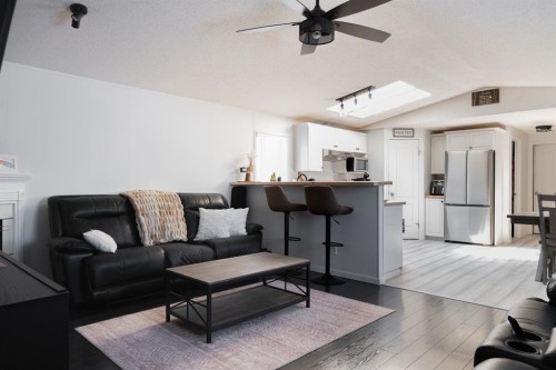 213 Mitchell Drive, Fort Mcmurray, AB - Indoor