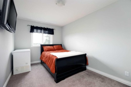 140 Sumac Crescent, Fort Mcmurray, AB - Indoor Photo Showing Bedroom