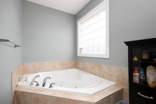 140 Sumac Crescent, Fort Mcmurray, AB - Indoor Photo Showing Bathroom